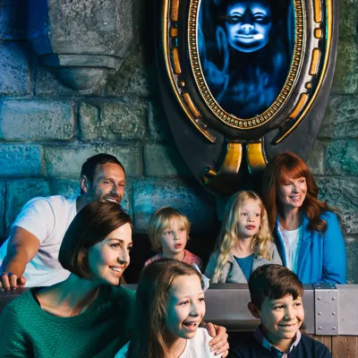 Audience With Mirror Maze